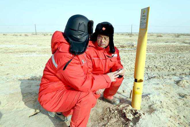 塔里木油田：春节期间踏雪护“气龙”